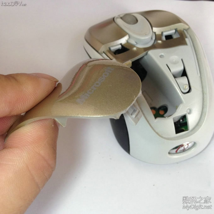 耗电大伤不起?微软迷你鲨3000加装电源开关,透明的光电传感器有木有! 耗电大伤不起?微软迷你鲨3000加装电源开关,透明的光电传感器有