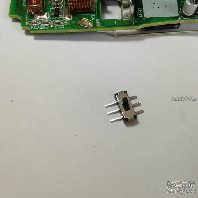 耗电大伤不起?微软迷你鲨3000加装电源开关,透明的光电传感器有