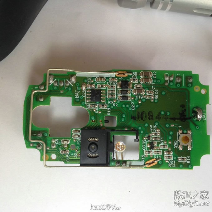 耗电大伤不起?微软迷你鲨3000加装电源开关,透明的光电传感器有