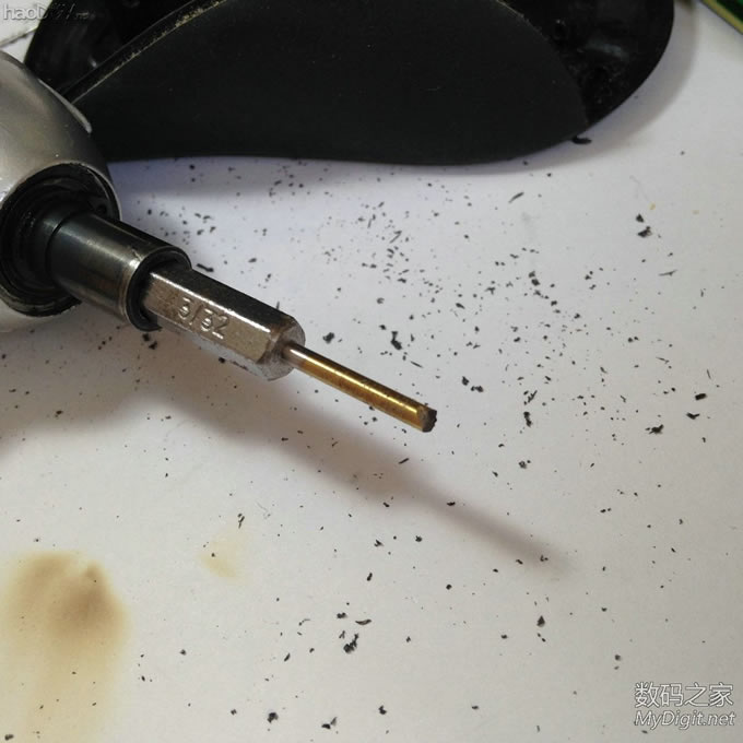 耗电大伤不起?微软迷你鲨3000加装电源开关,透明的光电传感器有