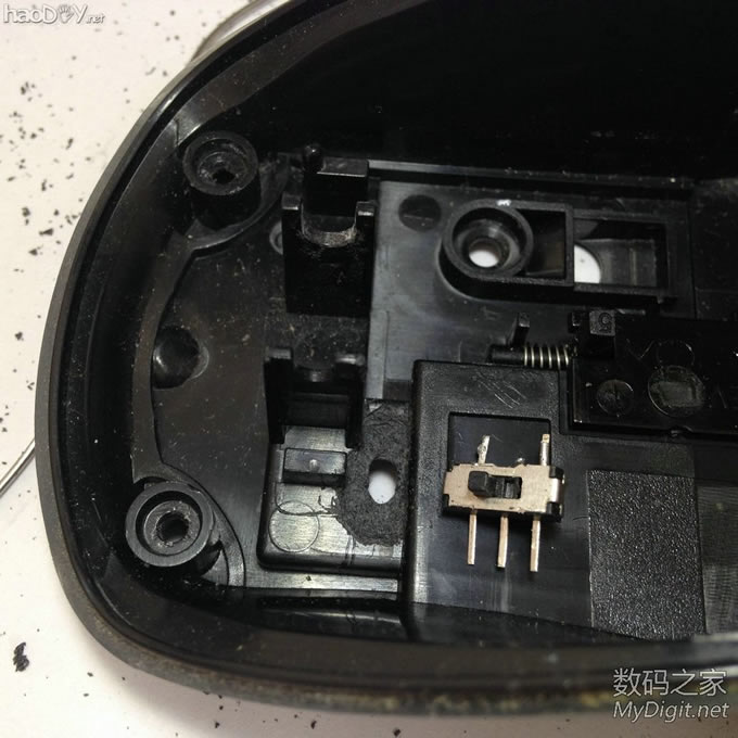 耗电大伤不起?微软迷你鲨3000加装电源开关,透明的光电传感器有