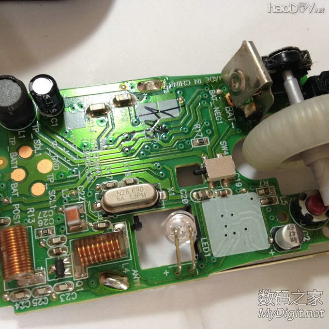 耗电大伤不起?微软迷你鲨3000加装电源开关,透明的光电传感器有