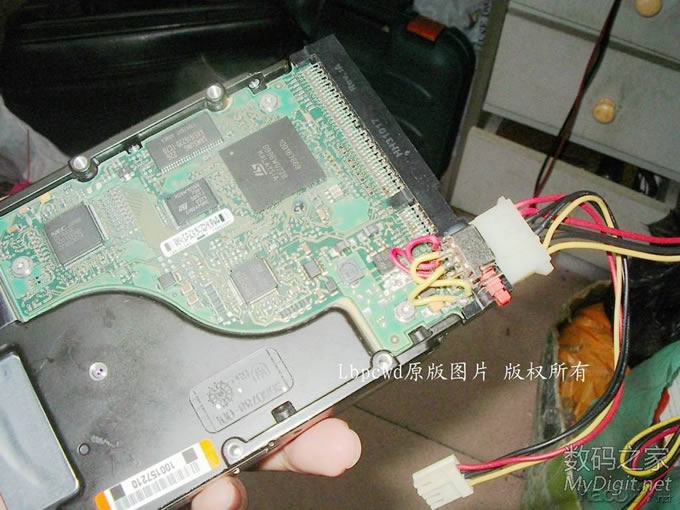 Lbpcwd的废旧硬盘创意又来啦!不到最后,能猜到是做什么的人没几个 Lbpcwd的废旧硬盘创意又来啦!不到最后,能猜到是做什么的人没几