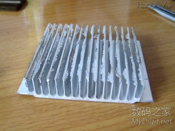 手工打造全金属迷你下载机,手掌大小,实现iPad遥控开机和远程控