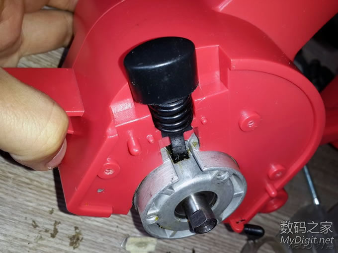 拆解TOOLSHOP充电圆锯+改装全攻略+使用通用锯片+增加调速功能+开关电源供电方法 拆解TOOLSHOP充电圆锯+改装全攻略+使用通用锯片+增加调速功能+开