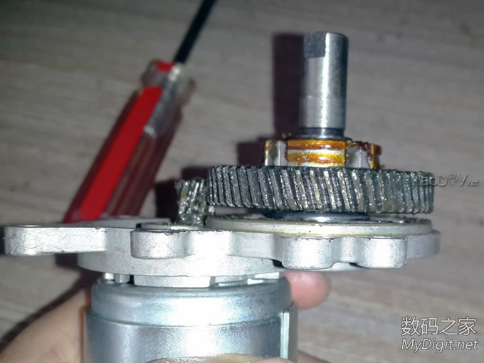 Re:拆38元TOOLSHOP充电圆锯+改装全攻略+使用通用锯片+增加调速功能+开关电源供电方 .. 拆解TOOLSHOP充电圆锯+改装全攻略+使用通用锯片+增加调速功能+开