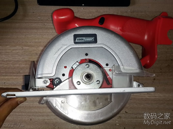 拆解TOOLSHOP充电圆锯+改装全攻略+使用通用锯片+增加调速功能+开关电源供电方法 拆解TOOLSHOP充电圆锯+改装全攻略+使用通用锯片+增加调速功能+开