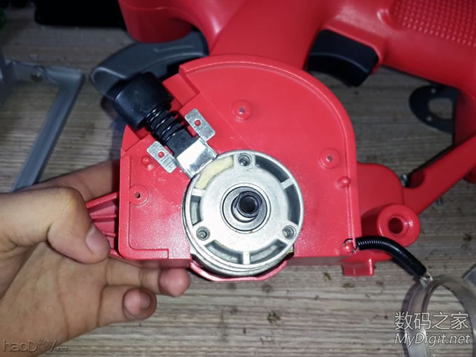 拆解TOOLSHOP充电圆锯+改装全攻略+使用通用锯片+增加调速功能+开关电源供电方法 拆解TOOLSHOP充电圆锯+改装全攻略+使用通用锯片+增加调速功能+开