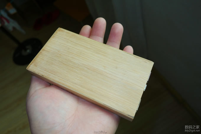 坑爹的砧板 DIY竹壳移动电源