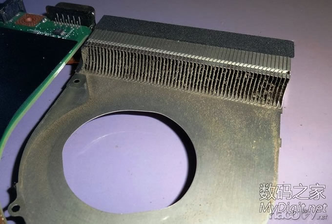 拆解联想B590 清灰,指示灯改造增加亮度