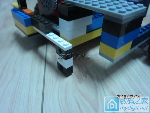 没用的飞利浦剃须刀和乐高合体能做些什么?(自动码放多米诺的小