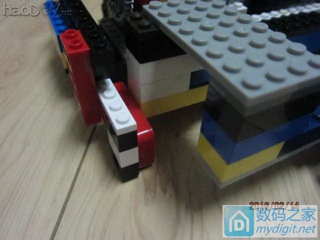 没用的飞利浦剃须刀和乐高合体能做些什么?(自动码放多米诺的小