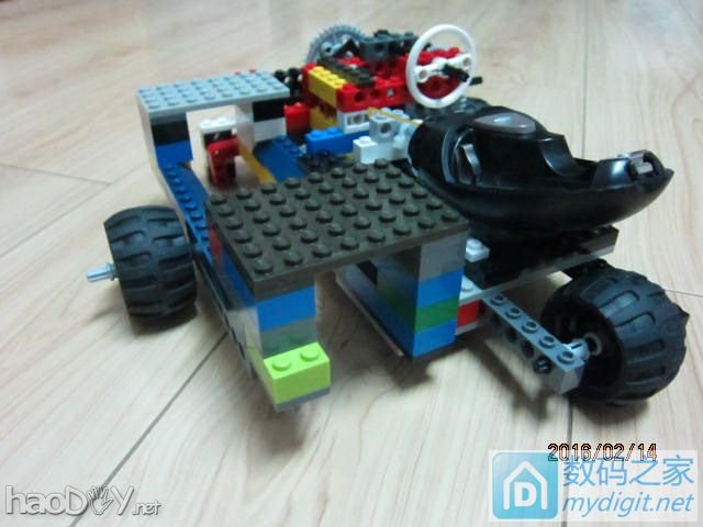 没用的飞利浦剃须刀和乐高合体能做些什么?(自动码放多米诺的小