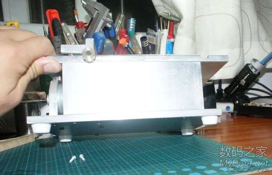 回 6楼(powell007) 的帖子 DIY全金属微型台锯(多图,高清)