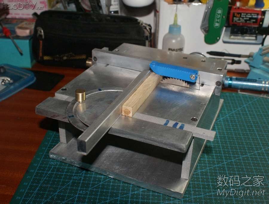 DIY全金属微型台锯(多图,高清) DIY全金属微型台锯(多图,高清)