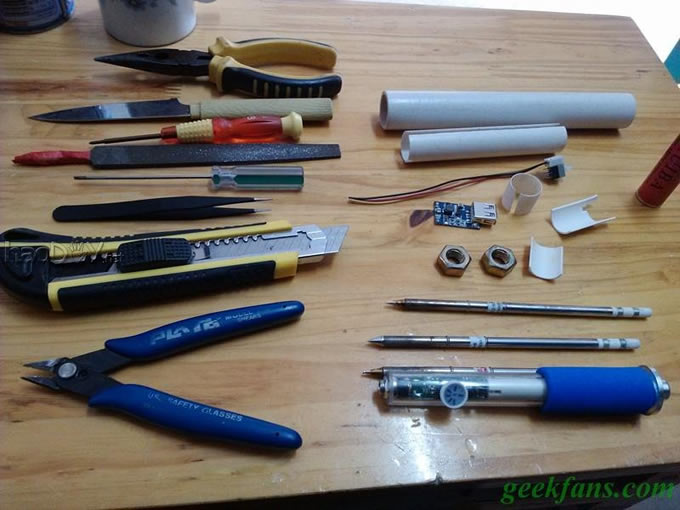 科技小制作-自制18650移动电源手电