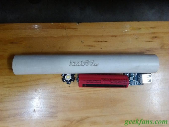 科技小制作-自制18650移动电源手电