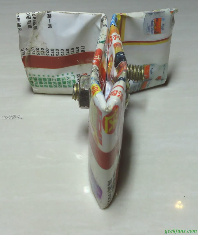 科技小制作-做一个简易电池夹具