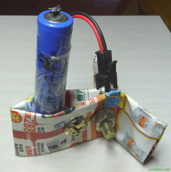 科技小制作-做一个简易电池夹具