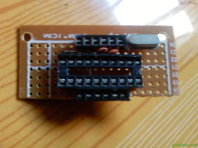 科技小制作-DIY数码管时钟(单片机控制)