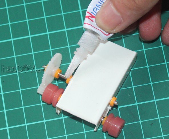 科技小制作-高速跑车制作教程