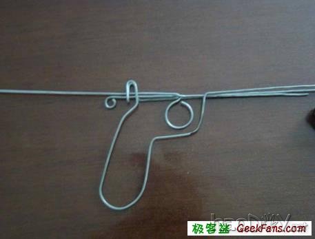 科技小制作-教你做把弹弓枪