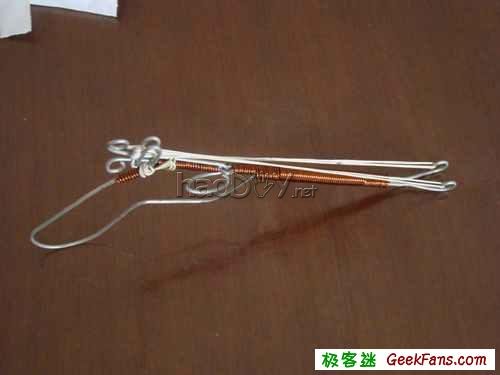 科技小制作-教你做把弹弓枪