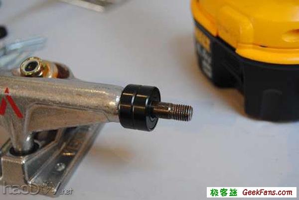 科技小制作-用废旧键盘做滑板