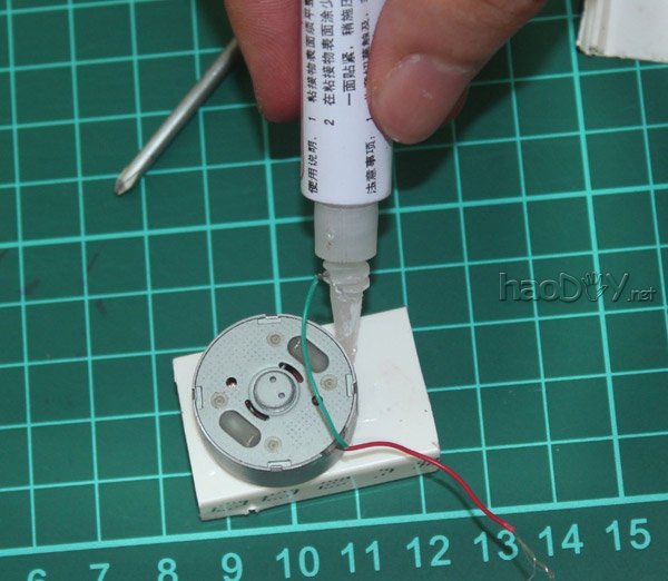 科技小制作-自制遥控火车模型