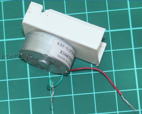 科技小制作-自制遥控火车模型