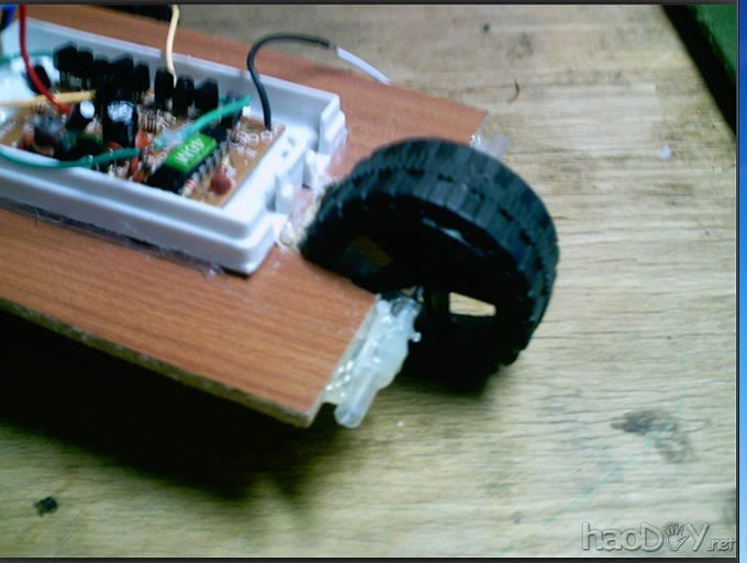 科技小制作-自制三轮遥控车