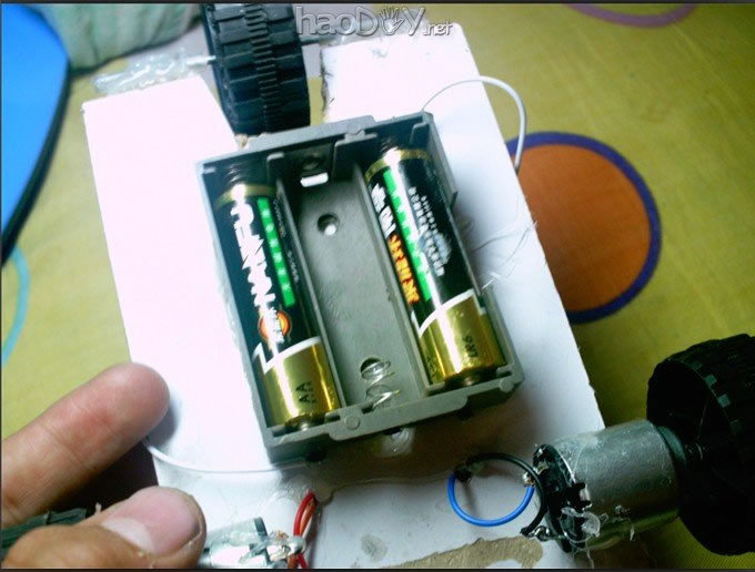 科技小制作-自制三轮遥控车