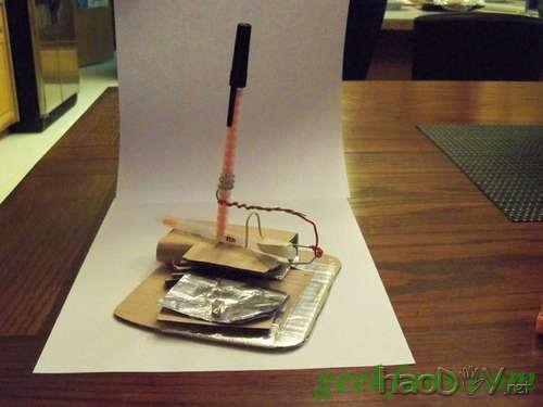 科技小制作-自制圆珠笔机枪