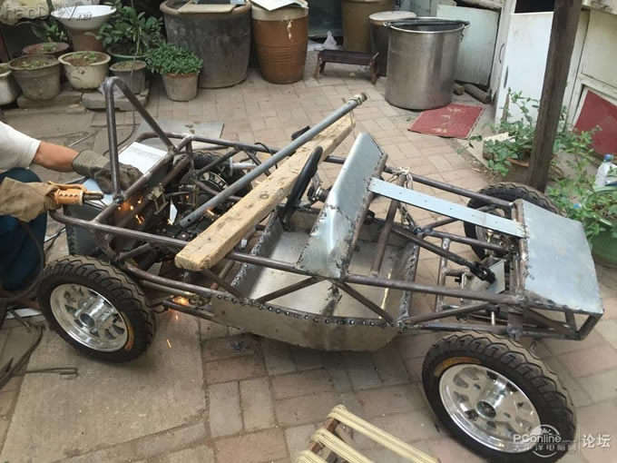 点击查看原图 超级奶爸,用两月时间为儿子设计制造专属老爷车