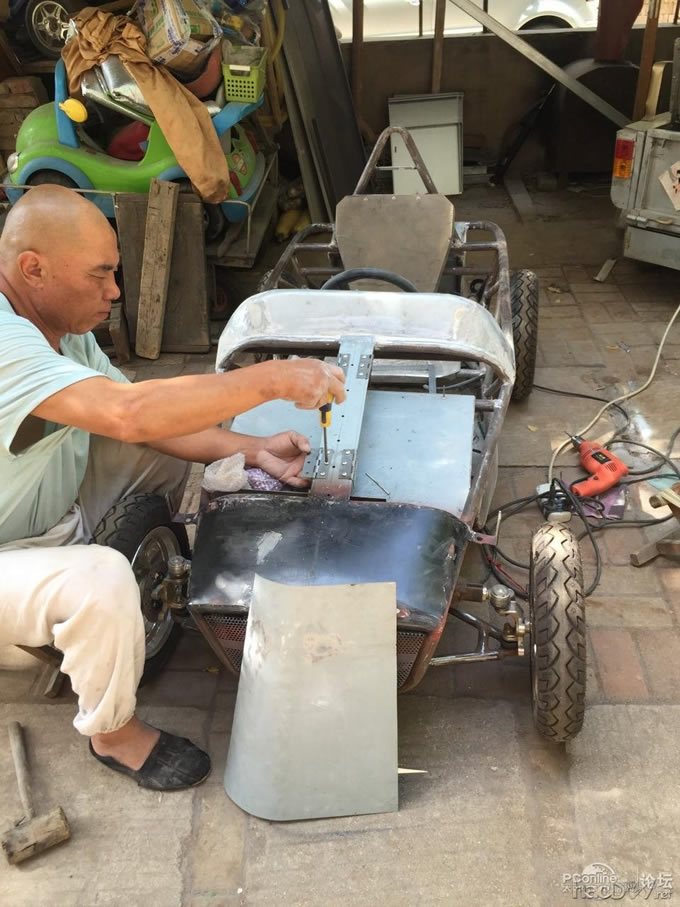 点击查看原图 超级奶爸,用两月时间为儿子设计制造专属老爷车