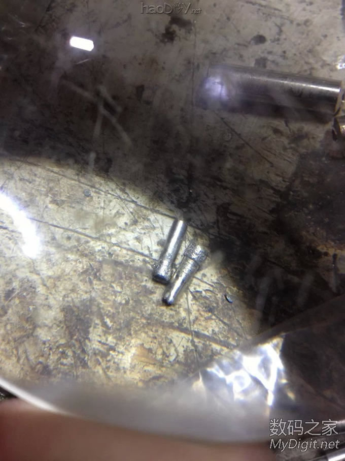 学某人特制随身双头螺丝刀。打坏两个金刚钻钻头才钻开!(杜哥出品必属雷品) 学某人特制随身双头螺丝刀。打坏两个金刚钻钻头才钻开!(杜哥出