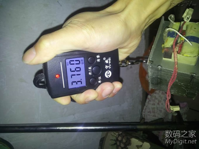 也diy个点焊机。次级竟然超过1000安爆表了 也diy个点焊机。次级竟然超过1000安爆表了