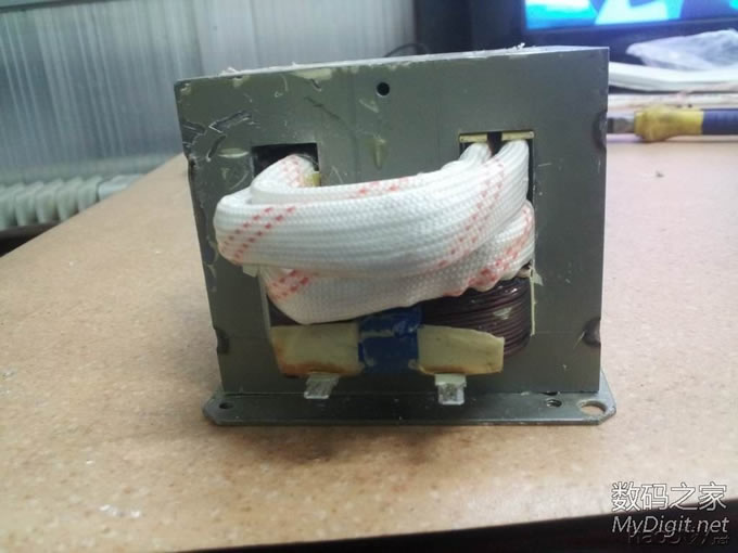 也diy个点焊机。次级竟然超过1000安爆表了