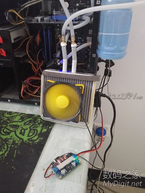 (散热器升级改造中)献上我自己搞的主机水冷,成本低,外观丑,勿笑 (散热器升级改造中)献上我自己搞的主机水冷,成本低,外观丑,