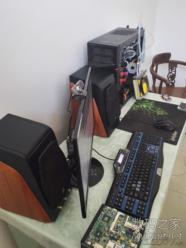 (散热器升级改造中)献上我自己搞的主机水冷,成本低,外观丑,勿笑 (散热器升级改造中)献上我自己搞的主机水冷,成本低,外观丑,