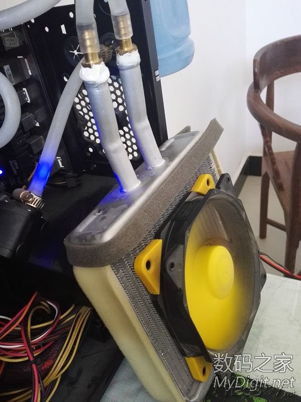 (散热器升级改造中)献上我自己搞的主机水冷,成本低,外观丑,勿笑 (散热器升级改造中)献上我自己搞的主机水冷,成本低,外观丑,