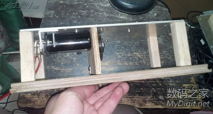 侧面 做了个小台锯,成本含快递60来块