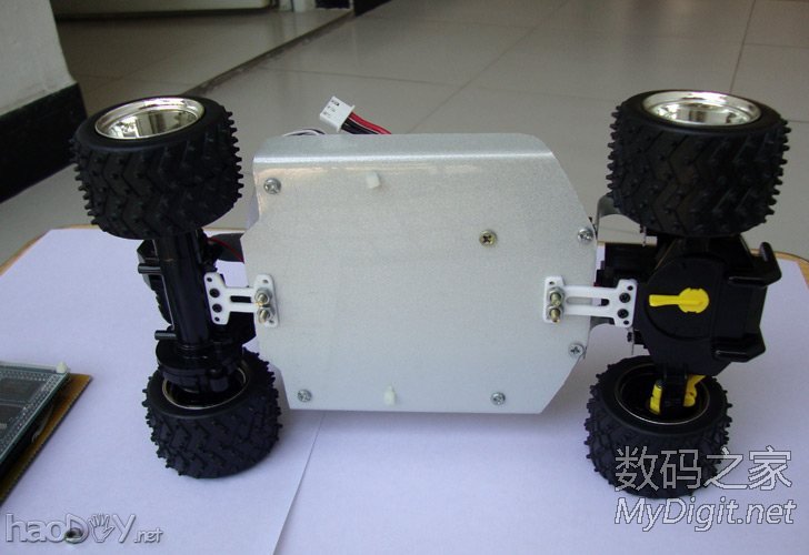 TQ2440核心板搭载linux做的监控Wifi小车,带邪恶的云台 TQ2440核心板搭载linux做的监控Wifi小车,带邪恶的云台