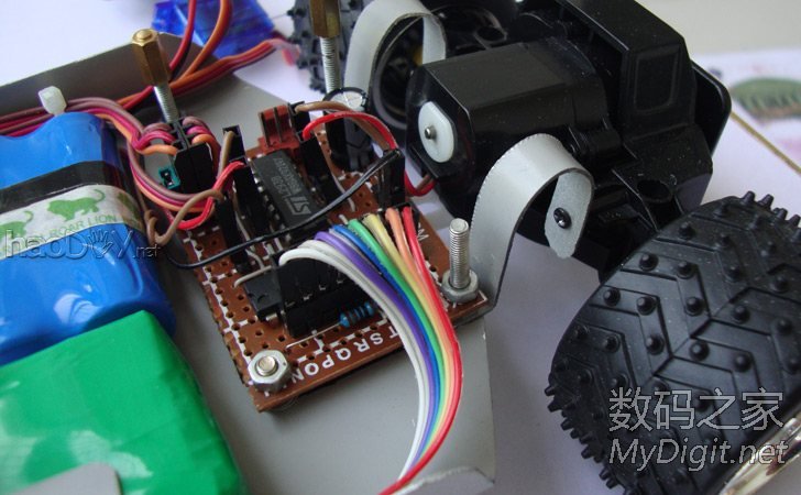 TQ2440核心板搭载linux做的监控Wifi小车,带邪恶的云台 TQ2440核心板搭载linux做的监控Wifi小车,带邪恶的云台