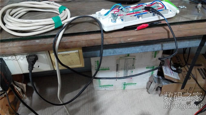 抢救一只排插的过程,顺便秀下我的工作台······ 抢救一只排插的过程,顺便秀下我的工作台······