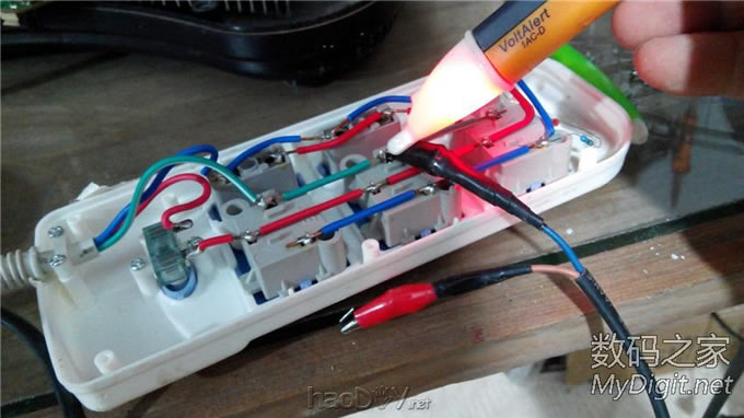 抢救一只排插的过程,顺便秀下我的工作台······ 抢救一只排插的过程,顺便秀下我的工作台······