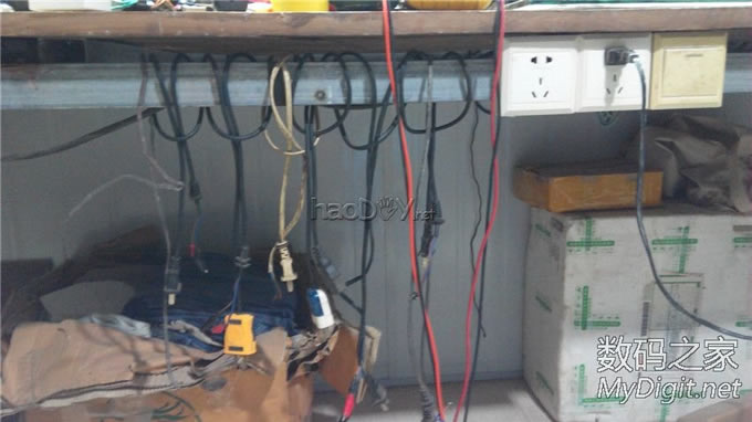 抢救一只排插的过程,顺便秀下我的工作台······ 抢救一只排插的过程,顺便秀下我的工作台······