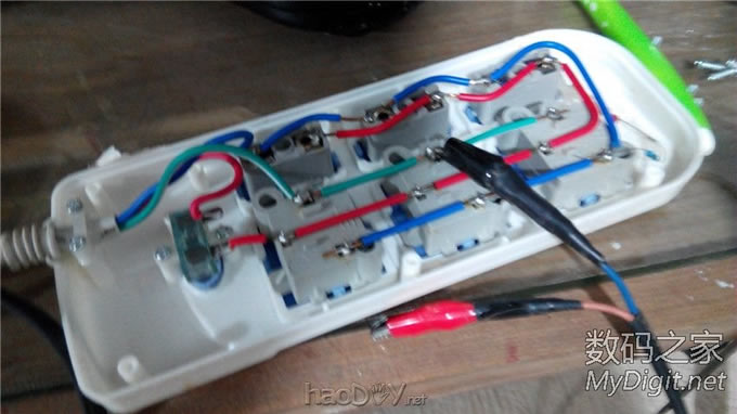 抢救一只排插的过程,顺便秀下我的工作台······ 抢救一只排插的过程,顺便秀下我的工作台······