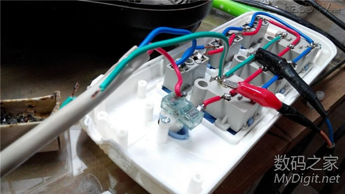 抢救一只排插的过程,顺便秀下我的工作台······ 抢救一只排插的过程,顺便秀下我的工作台······