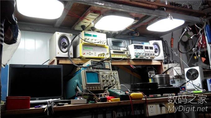 抢救一只排插的过程,顺便秀下我的工作台······ 抢救一只排插的过程,顺便秀下我的工作台······